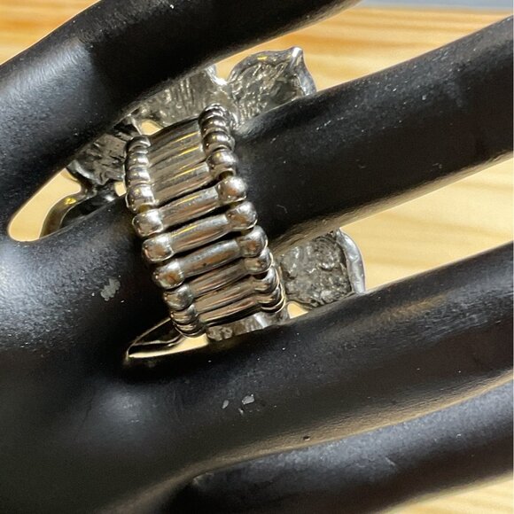 Large Statement Rhinestone Flower Stretch Ring - Picture 3 of 4